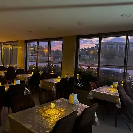 Starmax Hotel's *