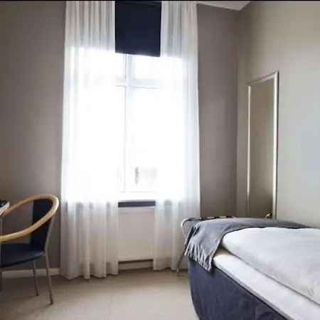 Отель Starmax Hotel's *