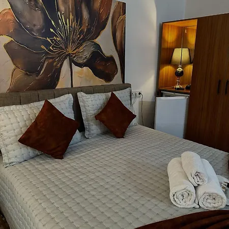 Szálloda Starmax Hotel's *